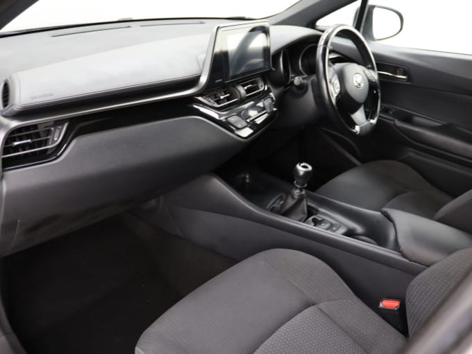 2025 Toyota C-hr