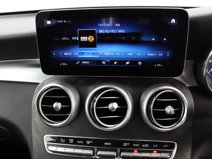 2025 Mercedes-benz Glc