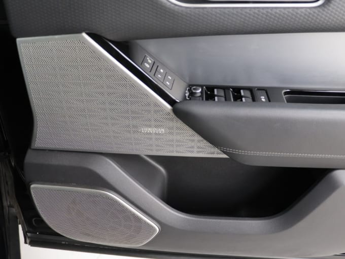 2025 Land Rover Range Rover Velar