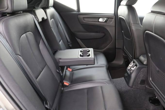 2025 Volvo Xc40
