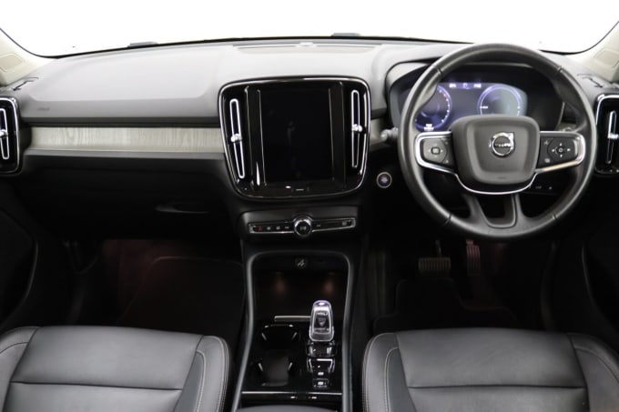 2025 Volvo Xc40