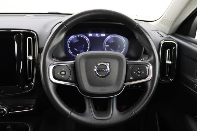 2025 Volvo Xc40