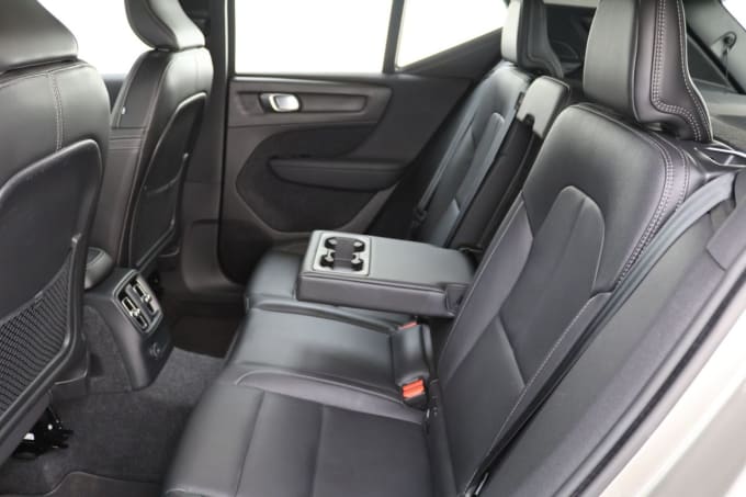 2025 Volvo Xc40