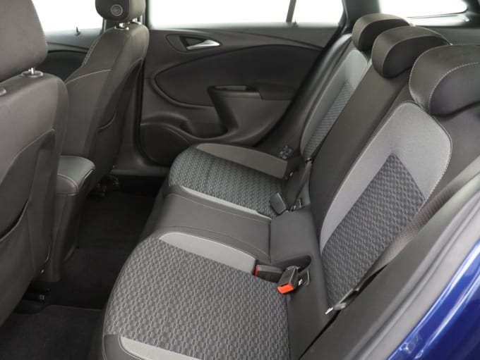 2025 Vauxhall Astra
