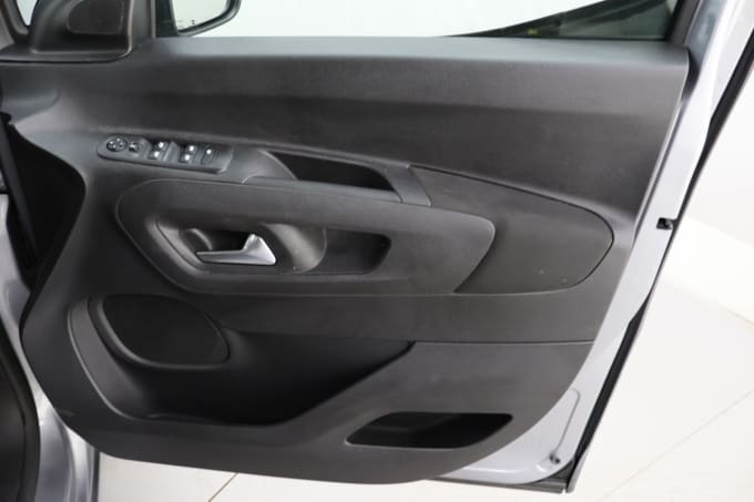 2025 Vauxhall Combo Life