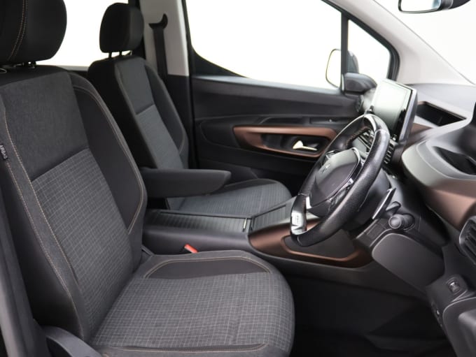 2025 Peugeot Rifter