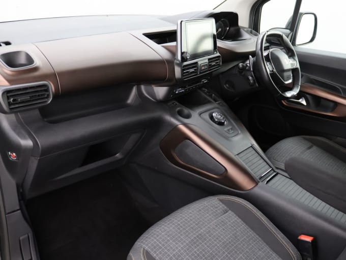 2025 Peugeot Rifter