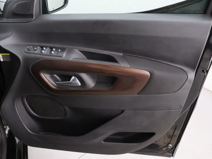 2025 Peugeot Rifter