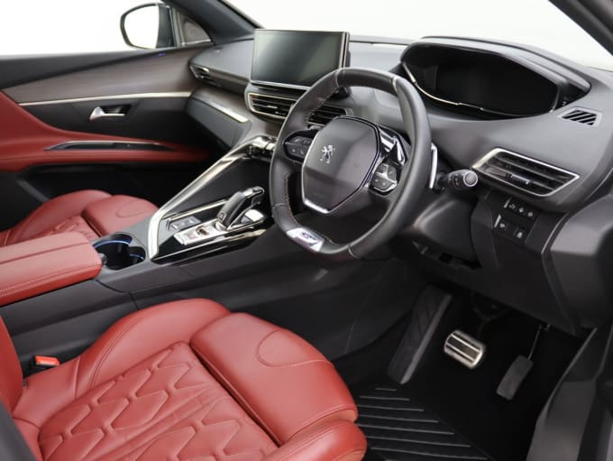 2025 Peugeot 5008