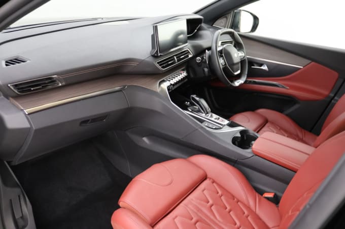 2025 Peugeot 5008