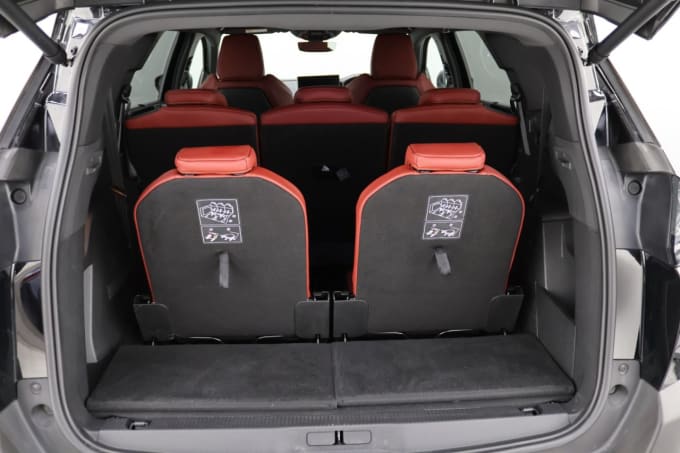 2025 Peugeot 5008