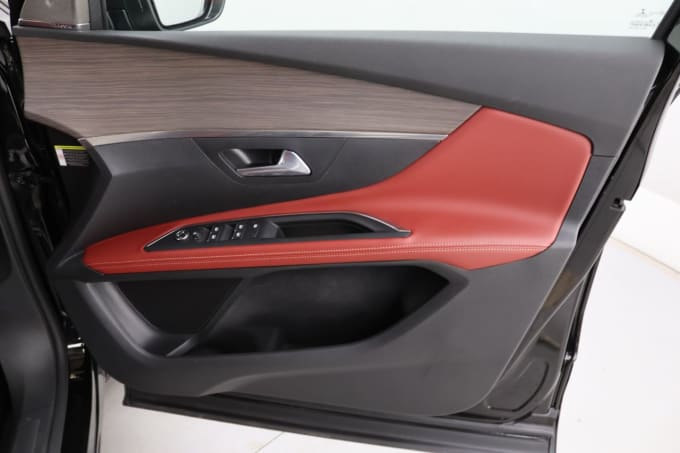 2025 Peugeot 5008