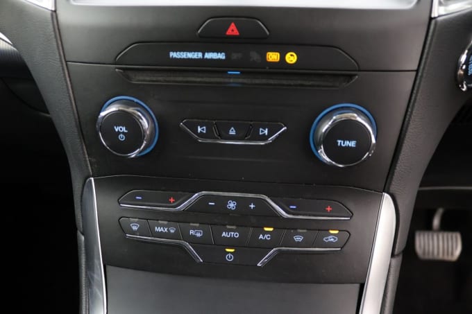 2025 Ford Galaxy