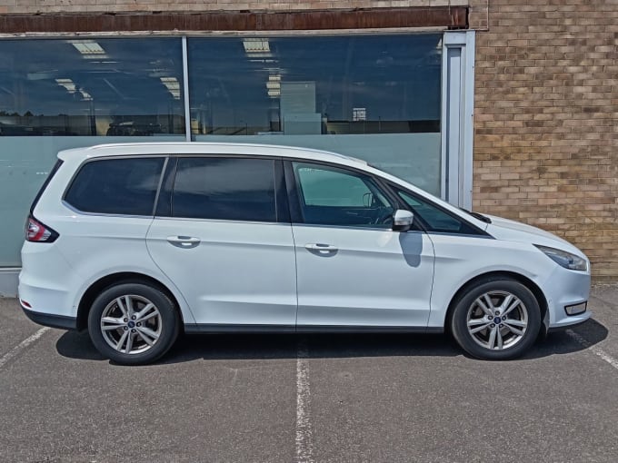 2025 Ford Galaxy