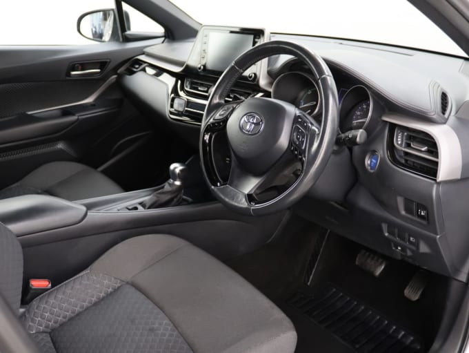 2025 Toyota C-hr