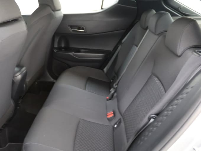 2025 Toyota C-hr