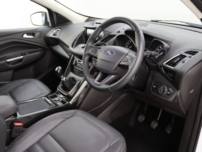 2025 Ford Kuga