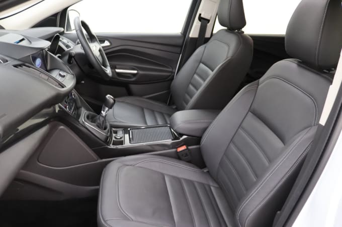 2025 Ford Kuga