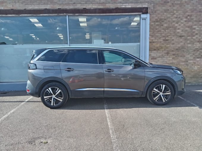 2025 Peugeot 5008