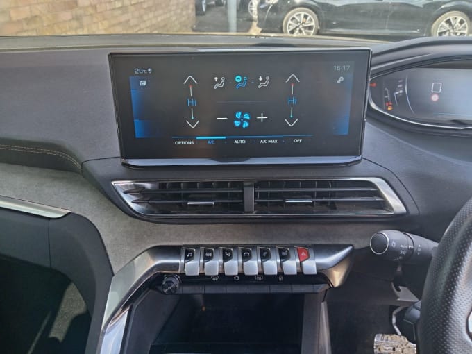 2025 Peugeot 5008
