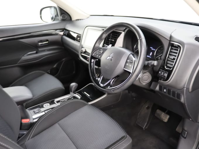 2025 Mitsubishi Outlander