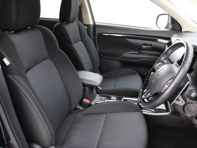 2025 Mitsubishi Outlander