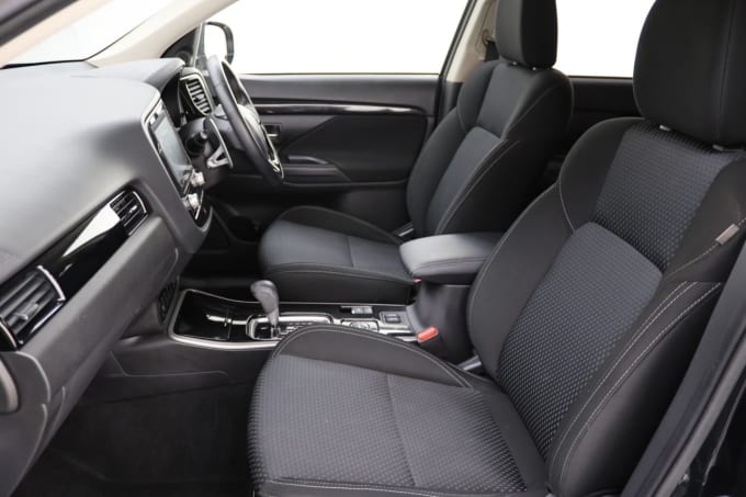 2025 Mitsubishi Outlander