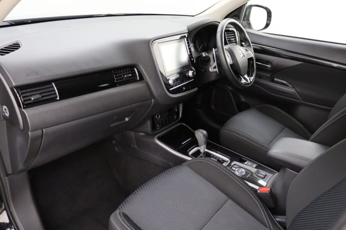 2025 Mitsubishi Outlander