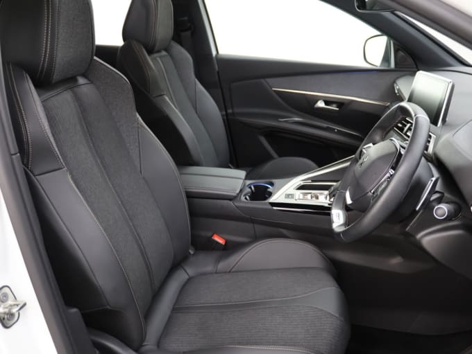 2025 Peugeot 3008