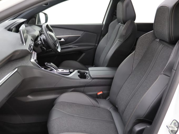 2025 Peugeot 3008