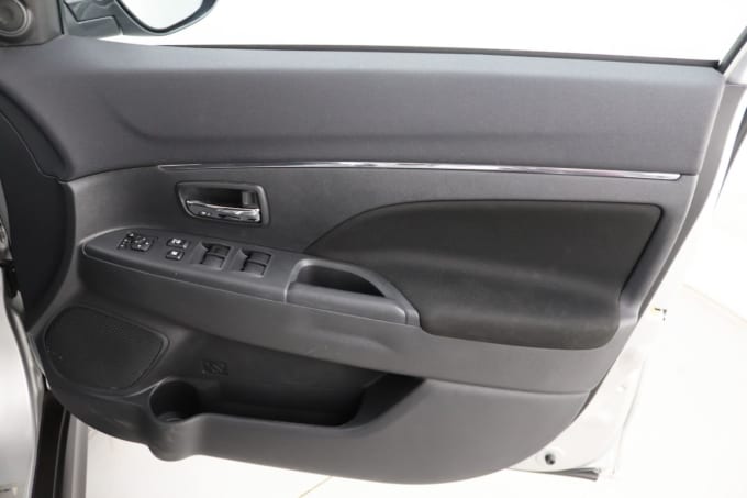 2025 Mitsubishi Asx