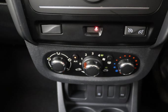 2025 Dacia Duster