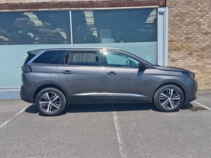 2025 Peugeot 5008