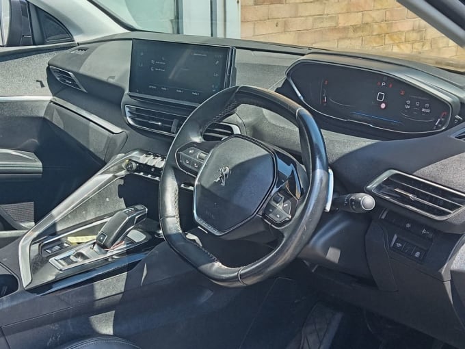 2025 Peugeot 5008