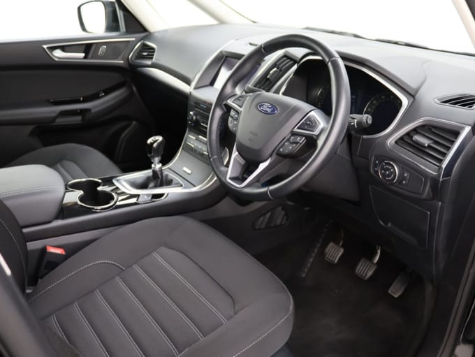 2025 Ford Galaxy