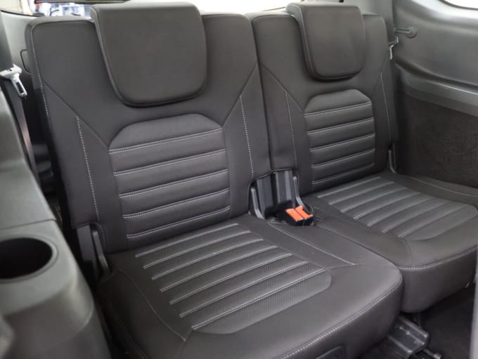 2025 Ford Galaxy