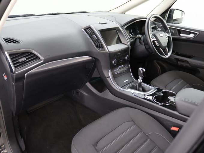 2025 Ford Galaxy