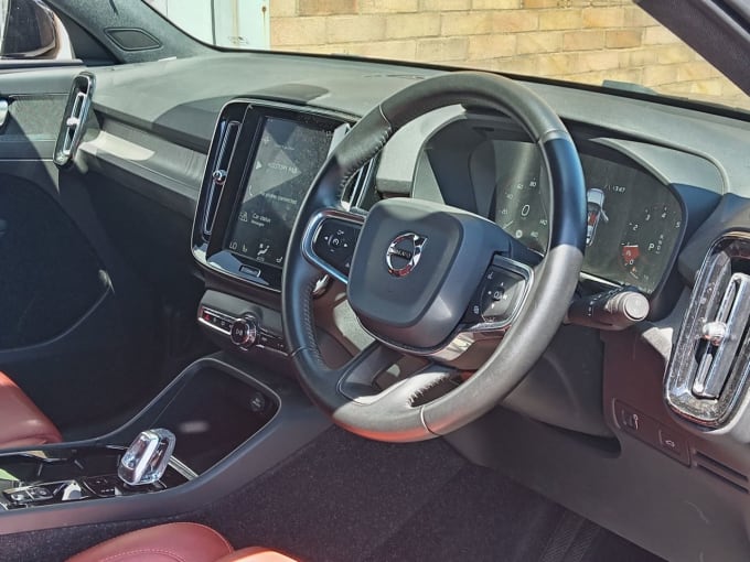 2025 Volvo Xc40