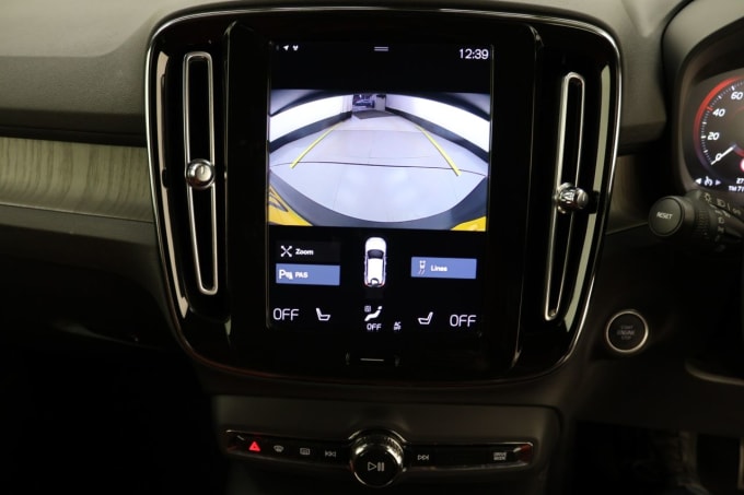 2025 Volvo Xc40