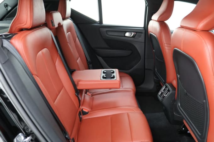 2025 Volvo Xc40
