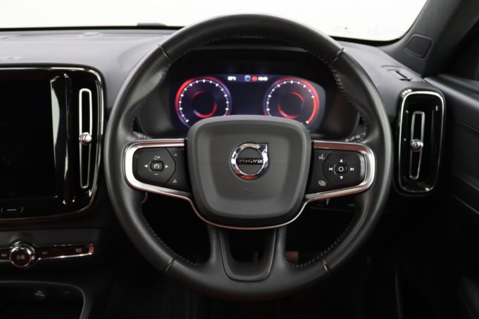 2025 Volvo Xc40