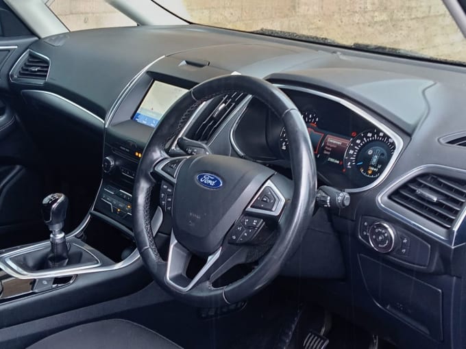 2025 Ford Galaxy