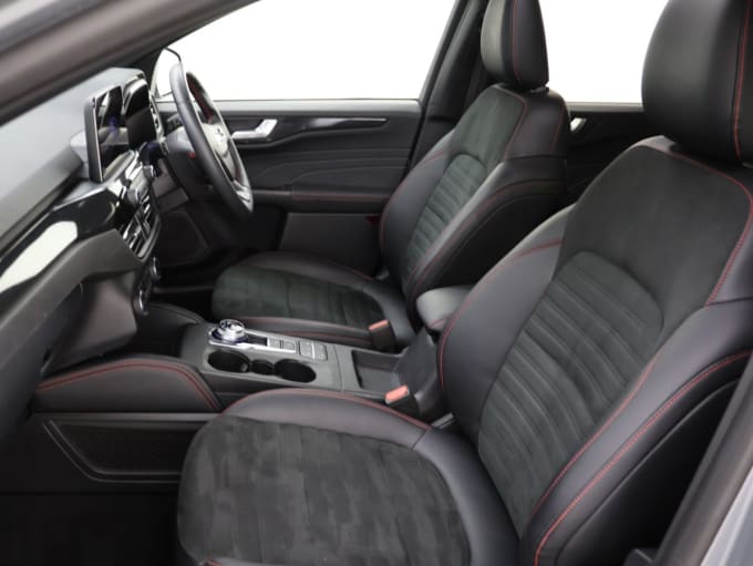 2025 Ford Kuga