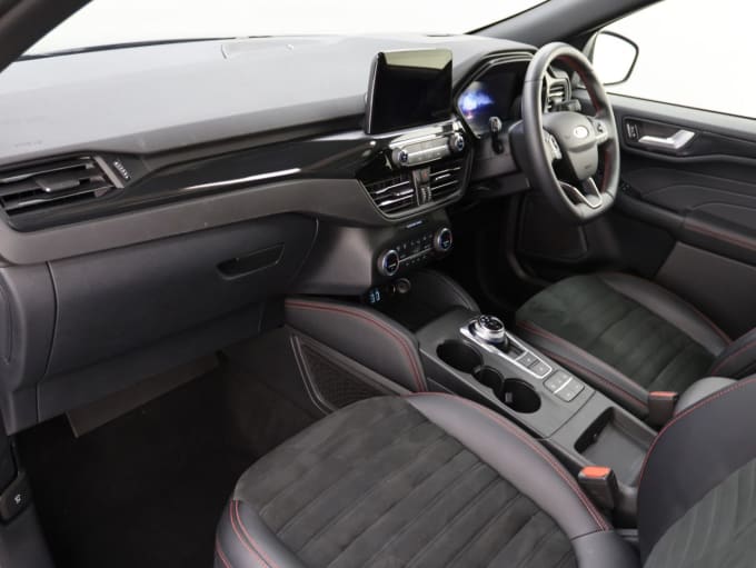 2025 Ford Kuga