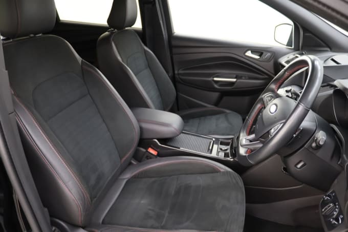 2025 Ford Kuga