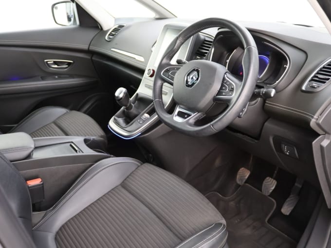 2025 Renault Grand Scenic