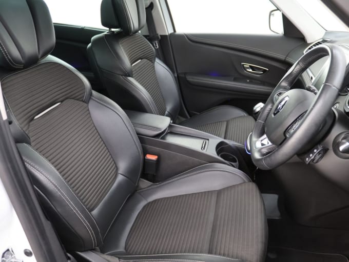 2025 Renault Grand Scenic