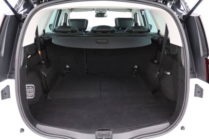 2025 Renault Grand Scenic
