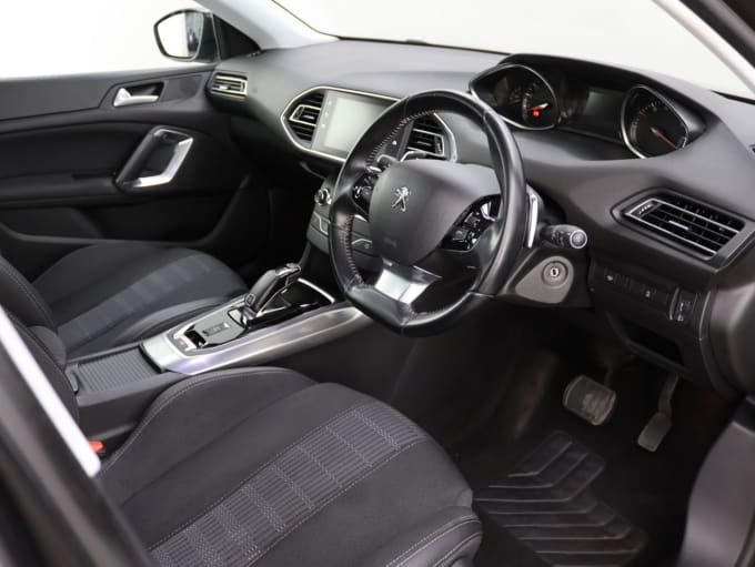 2025 Peugeot 308