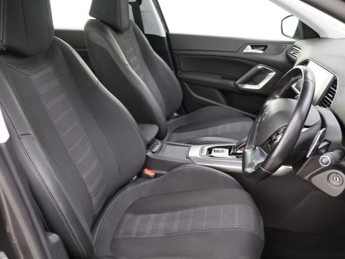 2025 Peugeot 308